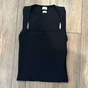 black aritzia tank